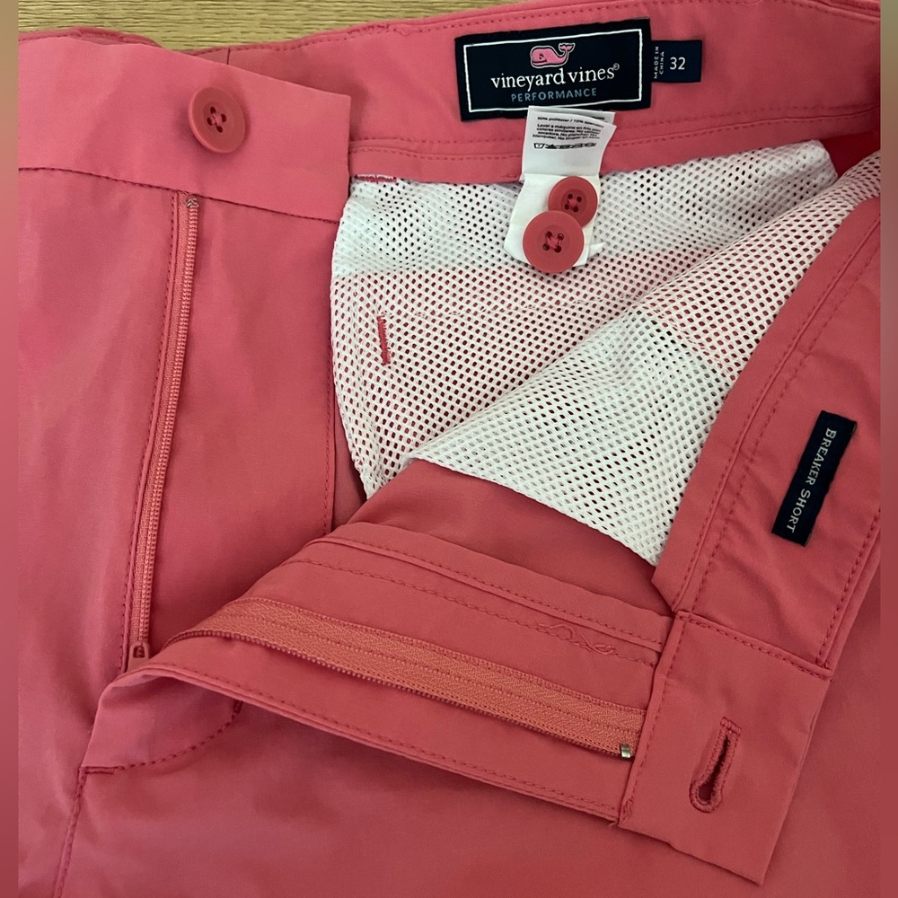 Vineyard Vines Performance Men’s Shorts - Picture 2 of 6